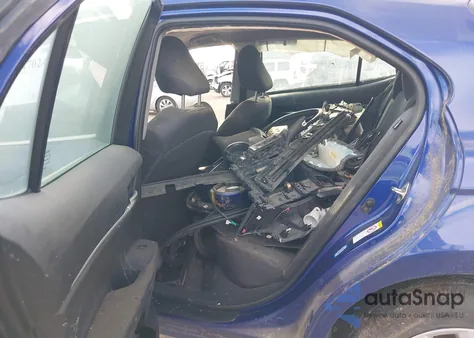 2018 Toyota Camry Le z USA, uszkodzony, nr VIN 4T1B11HK5JU564475